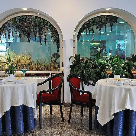 מלון Pineta Palace