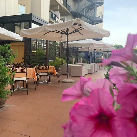 匹内塔宫殿酒店 酒店 4*